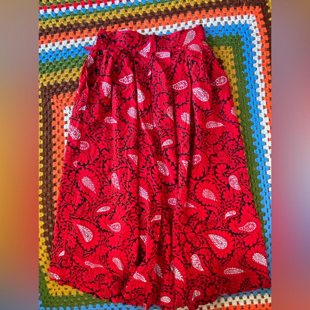 Vintage red pleated midi skirt with metallic silver paisley print